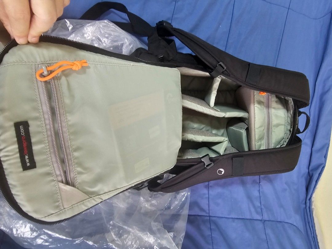 Camera Backpack (Category: Camera Bags & Carriers) located in Singapore. Submitted by creatorlove (Listing ID 1353153806, Image 4). Description: Lowepro camera backpack use 2 times bought many years ago still good.