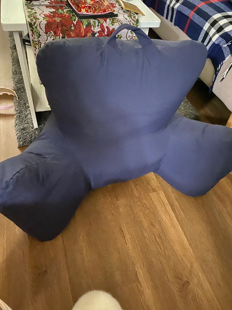 Backrest Pillow with Arm Very Comfy MALAKI (Category: Braces, Support & Protection) located in Manila. Submitted by irenelimto72098 (Listing ID 1349747949, Image 1). Description: .