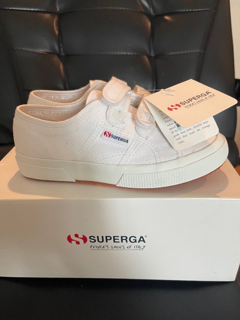 Bnew with box Superga white for kids (Category: Sneakers) located in Pasig City. Submitted by mbbproperties (Listing ID 1353050106, Image 1). Description: .