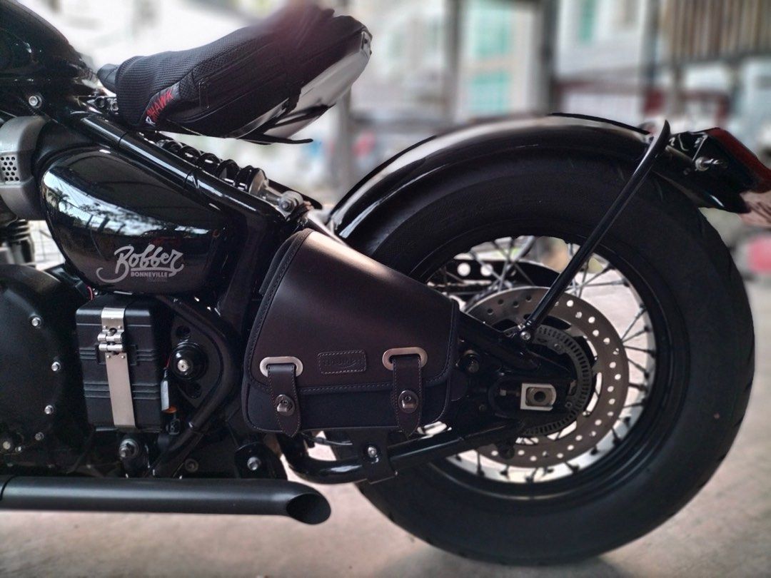 Bobber Triumph (Category: Motorbikes for Sale) located in Quezon City. Submitted by alvatec (Listing ID 1353116886, Image 3). Description: 2018 Triumph Bonneville Bobber For Sale Year Model 2018 Mileage: 13.2km 1200cc Parking stand included Mid riser handle bar Casa maintained Triumph San Juan PH No History of accident Viewing location: Balintawak, QC (Mon to Fri only) Mode of Payment: Manager’s Check or Bank Deposit upon viewing. Location: Balin