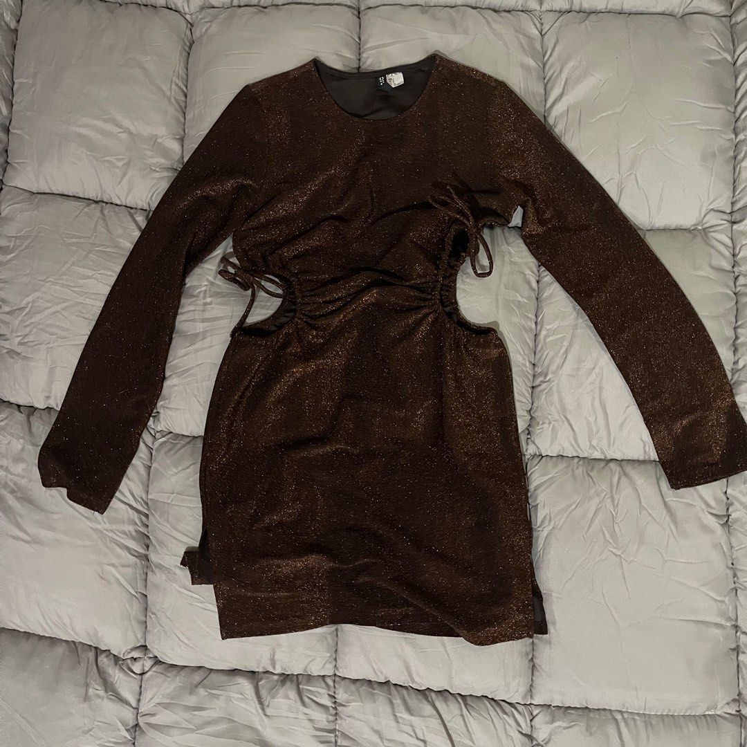 BROWN SHIMMER DRESS WITH SIDE DETAILS (Category: Dresses) located in Quezon City. Submitted by clutterfreelyf (Listing ID 1353174232, Image 1). Description: Never been used although tag was already removed. .
