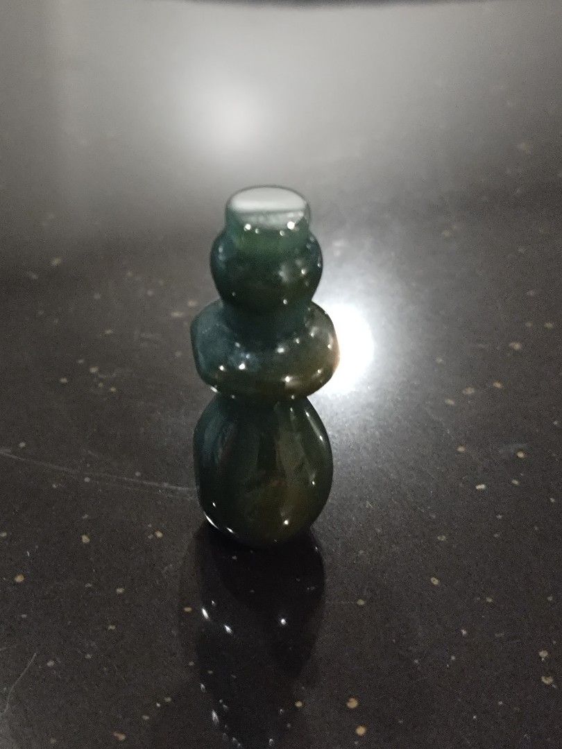 Burma Jadeite potion bottle pendant (Category: Necklaces) located in Quezon City. Submitted by themissingpiecesarehere (Listing ID 1353142888, Image 1). Description: .