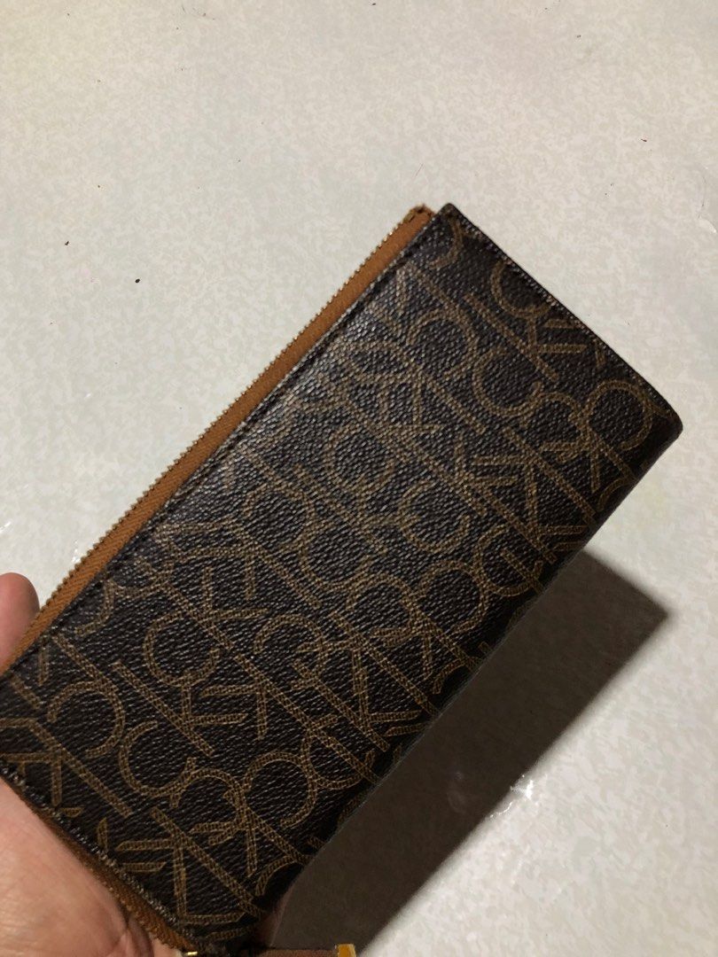 CK WALLET (Category: Luxury Bags & Wallets) located in San Jose del Monte. Submitted by 50.50_split (Listing ID 1353137698, Image 3). Description: GOOD CONDITION.