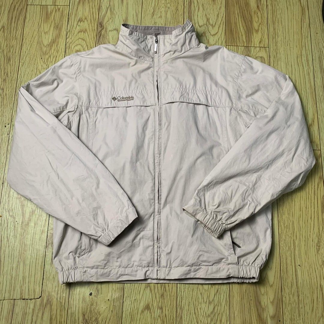 Columbia Khaki Full Zip Jacket (Category: Activewear) located in Bulacan. Submitted by ridersthrift_ph (Listing ID 1353124870, Image 1). Description: Columbia Khaki Full Zip Jacket Size Medium Men's Dimension - W 23.5 x L 26 inches Check flicks for details 1,385php Free Shipping Natiomwide (payment first basis) Gcash / BPI Jnt Express No COD.