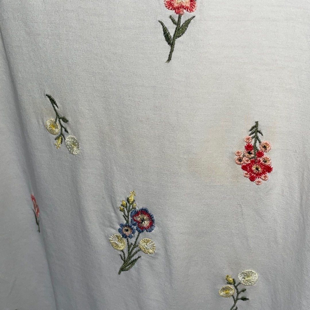CUTE EMBROIDED FLORAL SHIRT (Category: Shirts) located in Quezon City. Submitted by clutterfreelyf (Listing ID 1353172268, Image 3). Description: With stains, needs intense cleaning! But very cute top 🥹.