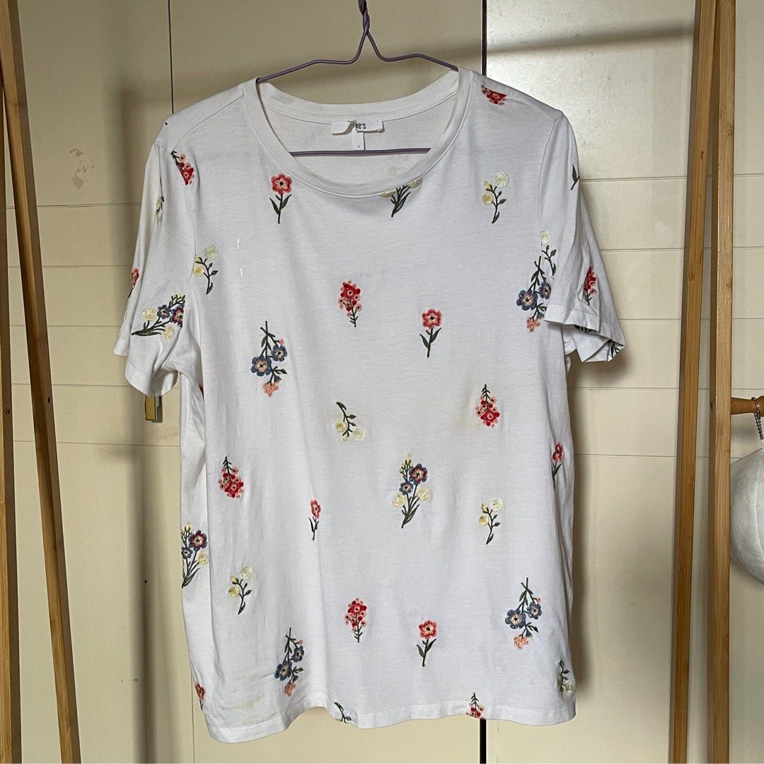 CUTE EMBROIDED FLORAL SHIRT (Category: Shirts) located in Quezon City. Submitted by clutterfreelyf (Listing ID 1353172268, Image 1). Description: With stains, needs intense cleaning! But very cute top 🥹.