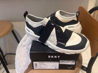 Dkny sneaker” For Sale Sneakers Carousell Singapore - Main Image