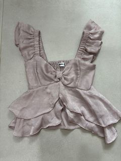(Category: ) located in . Submitted by plshelpmeclearmyclothes (Listing ID 1353092620, Image 1). Description: .