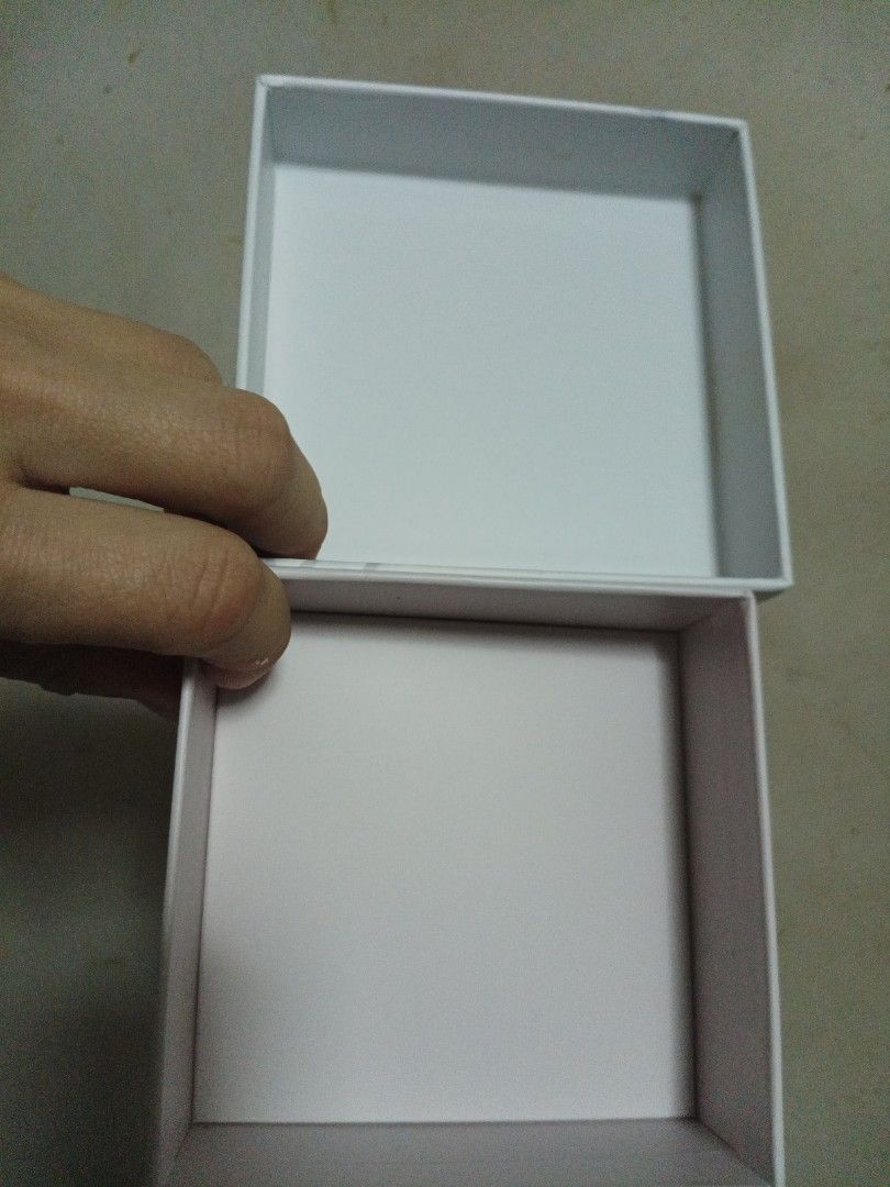 FOC BOX (Category: Accessory holder, box & organizers) located in Singapore. Submitted by fast12 (Listing ID 1353192467, Image 2). Description: looks almost new. only use once..