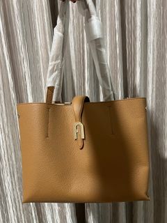 (Category: ) located in . Submitted by autumn_mall (Listing ID 1353175696, Image 1). Description: .