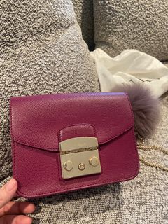(Category: ) located in . Submitted by karentan14 (Listing ID 1353141901, Image 1). Description: .