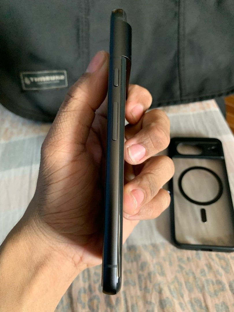 Google Pixel 8 256GB US Obsidian Black (Category: Android Others) located in Cebu City. Submitted by reyesrj71 (Listing ID 1348750330, Image 3). Description: For sale Google Pixel 8 256GB Obsidian Black Complete Box, Manual, Type-C cord, OTG US Variant.