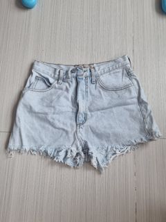(Category: ) located in . Submitted by vvroom (Listing ID 1353079897, Image 1). Description: .