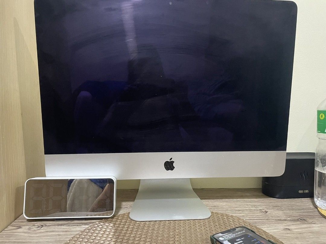 IMAC 21.5 late 2013 (Category: Desktops) located in Makati City. Submitted by declutz_miraieonlineshop (Listing ID 1353113760, Image 1). Description: It is negotiable. Apple IMAC 21.5 inch Late 2013 CPU: Quad core intel core i5 2.9GZ Memory' 8GB HDD: 1TB Graphics Intel iris Pro 1536 MB Mac OS Catalina installed with apple keyboard and apple mouse.