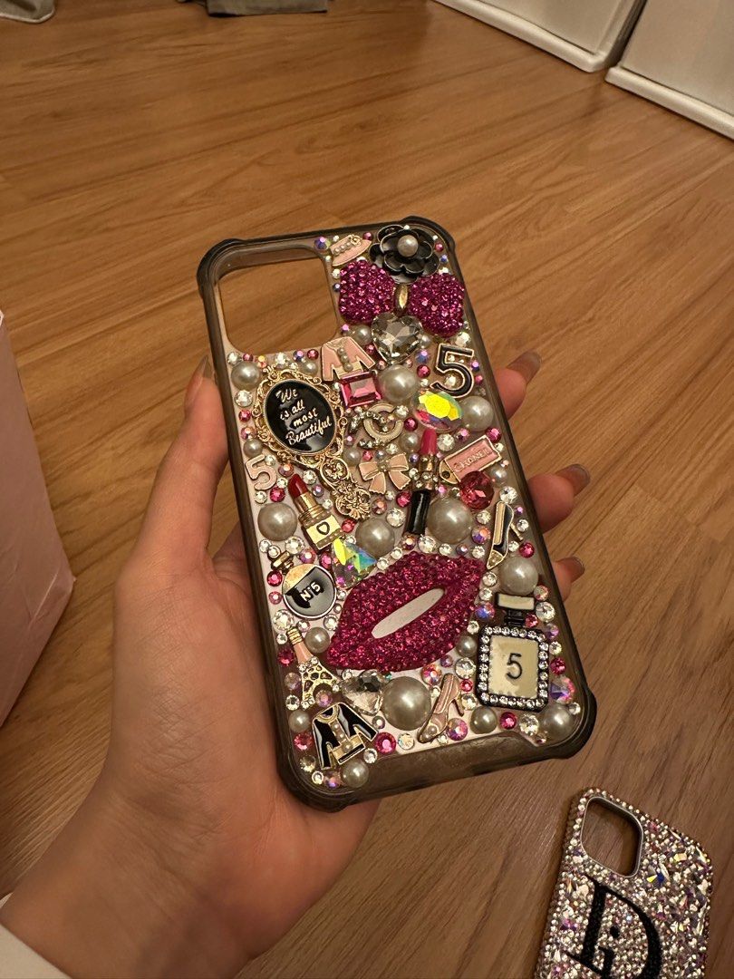 Ip 12 pro (Category: Cases & Covers) located in Kuala Lumpur. Submitted by arisadaniel (Listing ID 1353201586, Image 2). Description: condition 9/10 Rm100 Ip 12 I hilang so all casing letgo swarovski stone & tahan lasak pick up : Swiss garden resisdence .