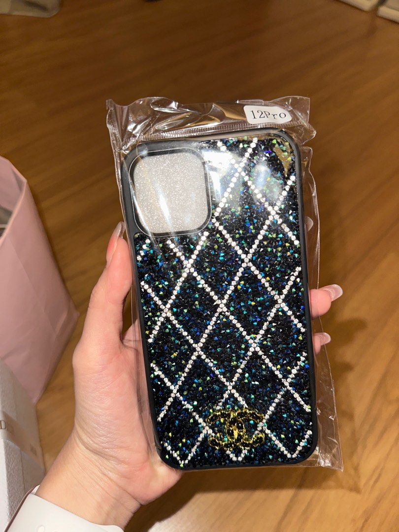 Ip 12pro (Category: Cases & Covers) located in Kuala Lumpur. Submitted by arisadaniel (Listing ID 1353201745, Image 2). Description: condition 9/10 Rm100 Ip 12 I hilang so all casing letgo swarovski stone & tahan lasak pick up : Swiss garden resisdence .