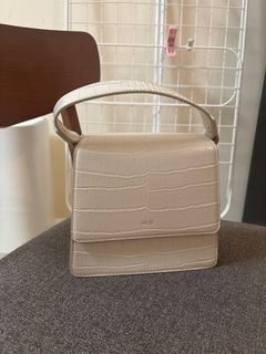 （分類：）位於 。 由 maximillian_ch 提交（商品編號 1353196897，圖片 1）。簡介： 。