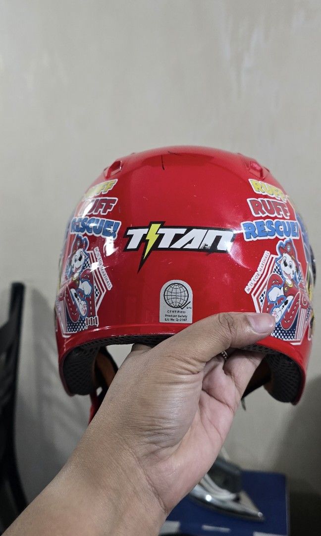 Kids Helmet (Category: Helmets and other Riding Gears) located in Manila. Submitted by ubasirene (Listing ID 1353204102, Image 3). Description: Slight used i think twice di kasya sa anak ko nilalaruan niya lang kaya may slight gas2x. Maganda in actual selling very low. comes with helmt only po..
