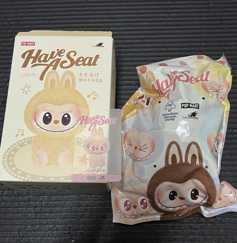 Popmarts Labubu v2- have a seat -can nego (Category: Vintage Collectibles) located in Shah Alam. Submitted by saudiaaaa (Listing ID 1353159071, Image 2). Description: Can nego Authentic pop marts Ququ- RM 80 Dada- RM 100.