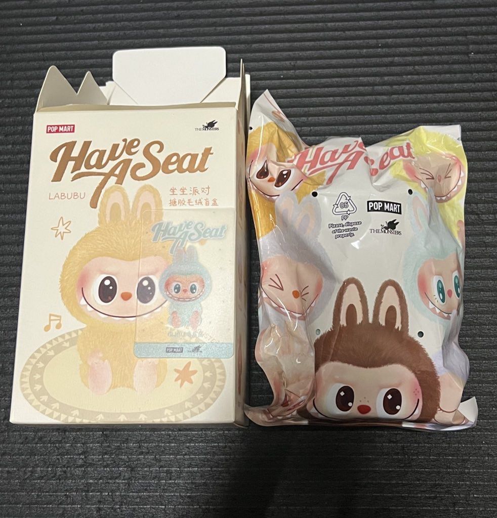 Popmarts Labubu v2- have a seat -can nego (Category: Vintage Collectibles) located in Shah Alam. Submitted by saudiaaaa (Listing ID 1353159071, Image 1). Description: Can nego Authentic pop marts Ququ- RM 80 Dada- RM 100.