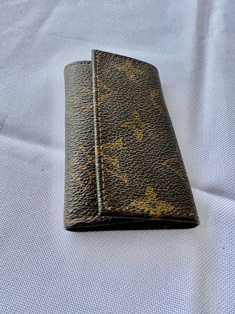 Louis Vuitton Monogram key pouch (Category: Luxury Bags & Wallets) located in Manila. Submitted by lifestylers.media (Listing ID 1353062359, Image 2). Description: Louis Vuitton Monogram key pouch vintage .