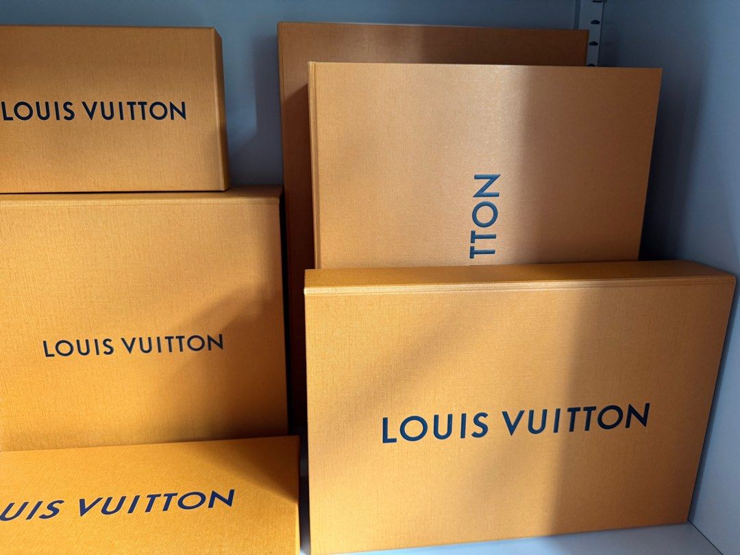 LV Box dust bag Neverfull Speedy Zippy wallet (Category: Luxury Bags & Wallets) located in Quezon City. Submitted by ksumer (Listing ID 1353106564, Image 3). Description: Price 800-2500.