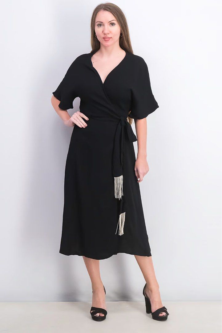 Mango wrap dress (Category: Dresses) located in Manila. Submitted by dodebelen (Listing ID 1353084360, Image 1). Description: Mango black midi wrap dress Fits S-L.