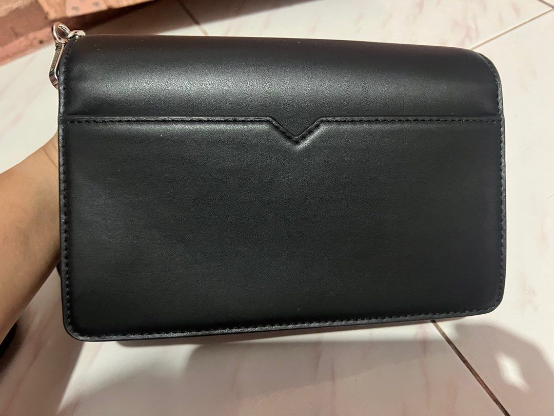 Michael Kors Cece Medium Clutch Bag - Black and Silver Hardware (Category: Luxury Bags & Wallets) located in Bacolod City. Submitted by g0rejuice (Listing ID 1353074430, Image 3). Description: .