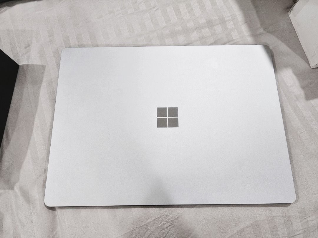 Microsoft Surface Laptop 3 Touchscreen, Intel Core i5 1035G7, 8GB RAM