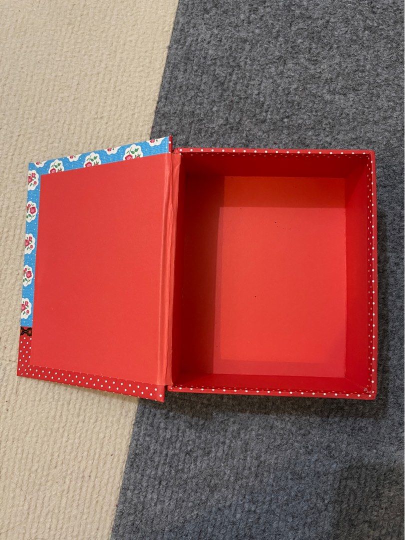 NEW Daiso Japan Gift Boxes w/Lid (Category: Storage Boxes & Baskets) located in Manila. Submitted by jessie4444 (Listing ID 1353082595, Image 2). Description: 15x13x6cm.