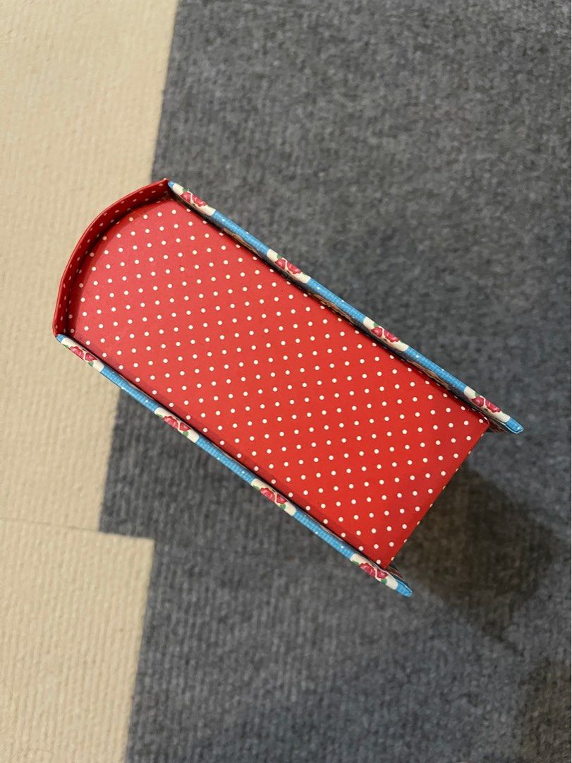 NEW Daiso Japan Gift Boxes w/Lid (Category: Storage Boxes & Baskets) located in Manila. Submitted by jessie4444 (Listing ID 1353082595, Image 3). Description: 15x13x6cm.
