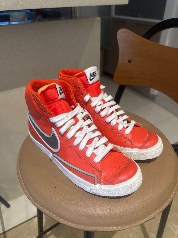Nike D/MSIX (Category: Sneakers) located in Singapore. Submitted by mysticfox.629f9d (Listing ID 1353126818, Image 2). Description: Like new, Ladies size EUR 40 / US 7 / UK 6.