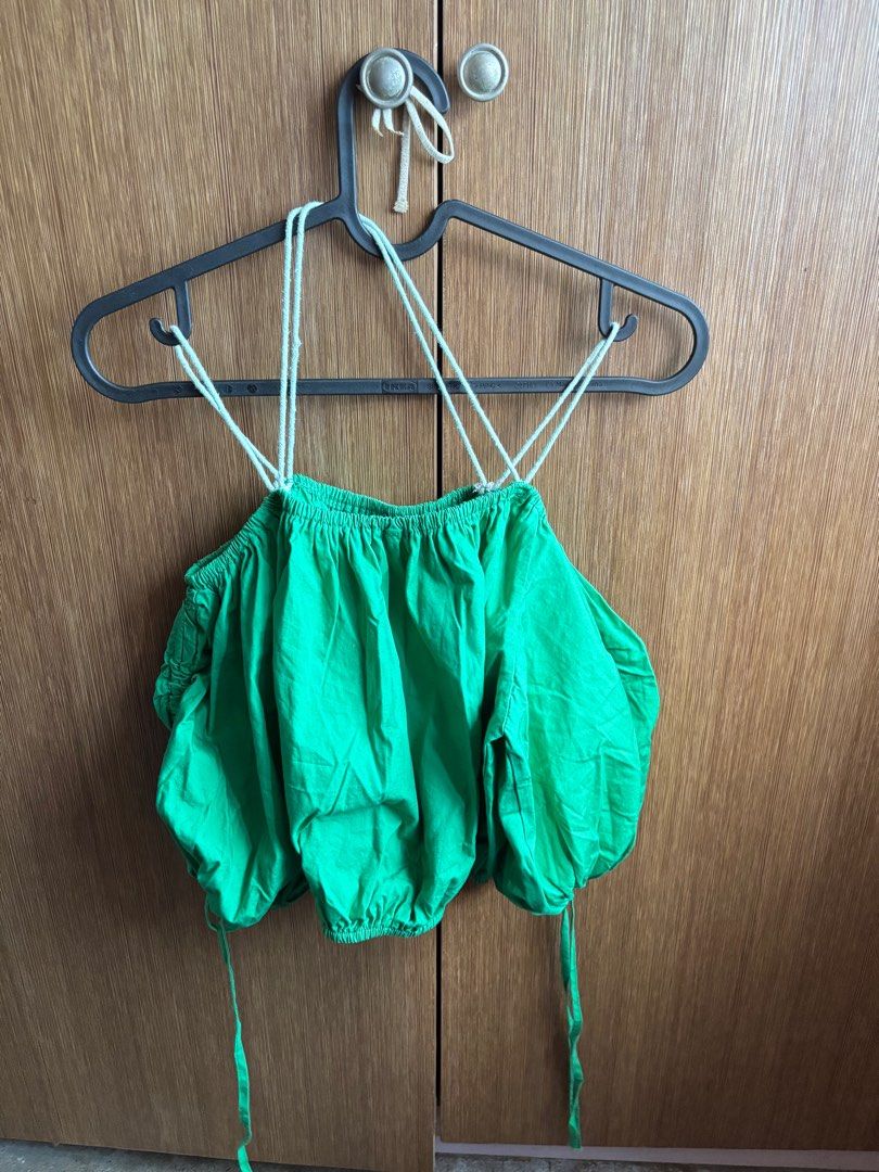 Off shoulder top from COPPER (Category: Others Tops) located in Marikina City. Submitted by 451mail (Listing ID 1353085135, Image 3). Description: Cropped but is stretchable. The strings can be modified to look like “X” in front, asymmetrical (one side only) or in the back. Can be used for dates and night outs. MOP: GCASH MOD: ggx, flash express, SDD (lalamove, angkas, joyride, move it) .