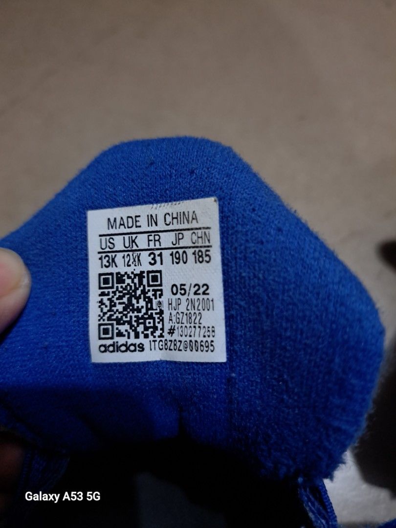 Original adidas sneakers for boys (Category: Babies & Kids Fashion) located in Caloocan City. Submitted by luzon2 (Listing ID 1353199625, Image 3). Description: original sneakers for boys adidas size 31.
