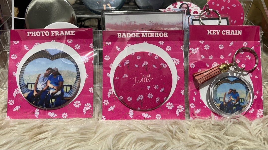 Button Pins Pocket Mirror Badge Photo Frame (Category: Other Accessories) located in Cavite. Submitted by cha888 (Listing ID 1353203312, Image 3). Description: Button /Badge Products 58 mm/37mm/25mm Button pin 58mm photo frame 58mm pocket mirror/keychain badge mirror.