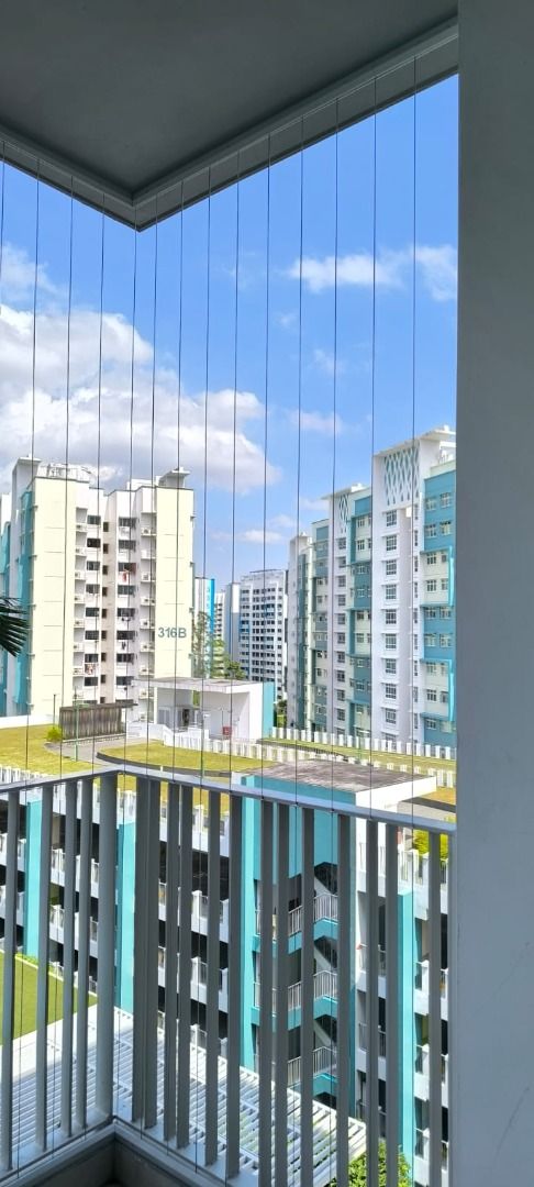 Safety grille for balcony
