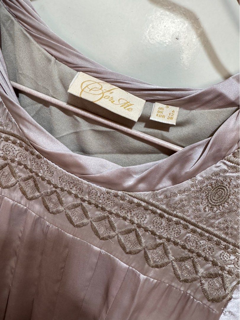 Satin Dress (Category: Dresses) located in Manila. Submitted by dodebelen (Listing ID 1353086247, Image 3). Description: Very beautiful satin dress.