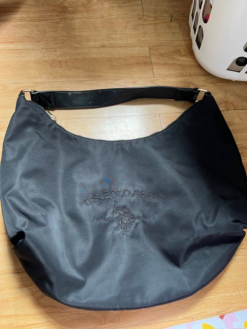 Shoulder Bag (Category: Shoulder Bags) located in Paranaque City. Submitted by sierra21 (Listing ID 1353057085, Image 1). Description: .