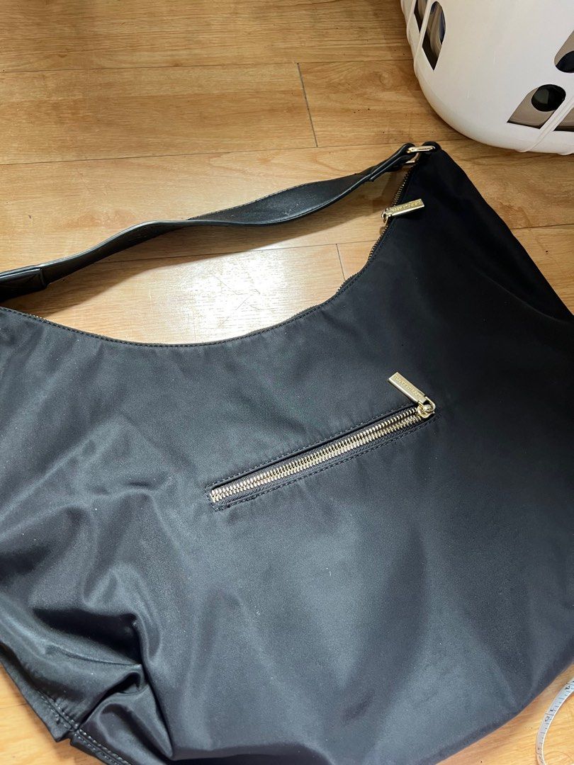 Shoulder Bag (Category: Shoulder Bags) located in Paranaque City. Submitted by sierra21 (Listing ID 1353057085, Image 3). Description: .