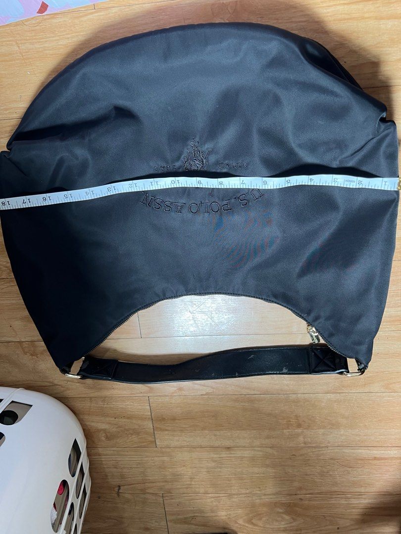 Shoulder Bag (Category: Shoulder Bags) located in Paranaque City. Submitted by sierra21 (Listing ID 1353057085, Image 2). Description: .