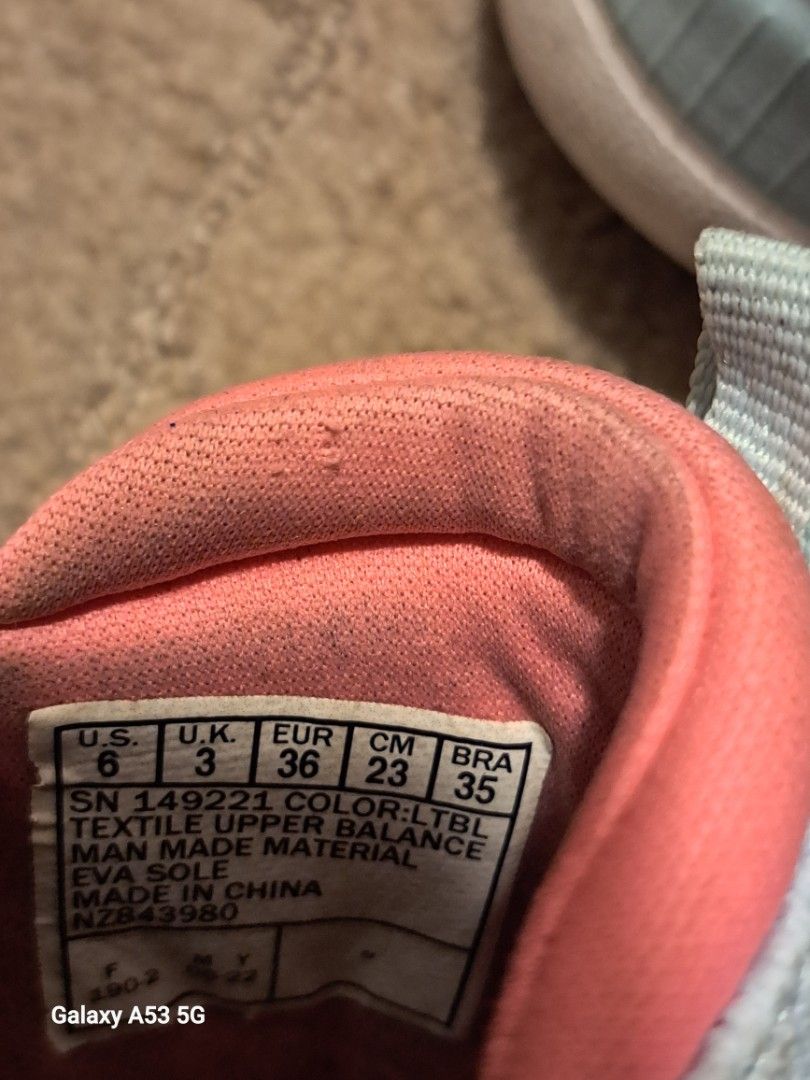 Skechers sneakers (Category: Sneakers) located in Caloocan City. Submitted by luzon2 (Listing ID 1353198278, Image 3). Description: skechers original size 35 / 22-23 cm light blue in color need wash.
