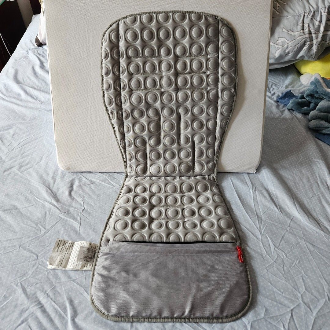 Skip hop Baby Stroller Liner (Category: Strollers) located in Manila. Submitted by arianne0828 (Listing ID 1353098327, Image 1). Description: looks new stroller liner brand: Skip Hop.