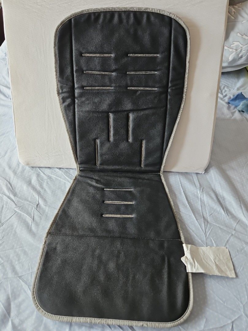 Skip hop Baby Stroller Liner (Category: Strollers) located in Manila. Submitted by arianne0828 (Listing ID 1353098327, Image 2). Description: looks new stroller liner brand: Skip Hop.
