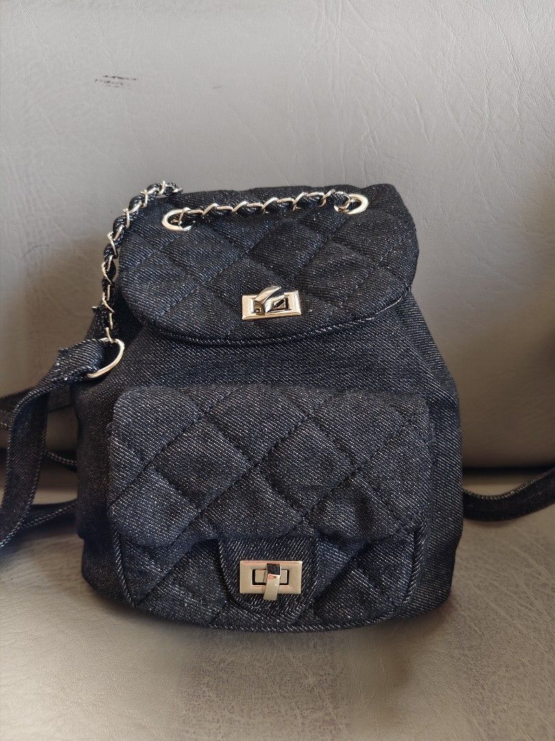 Small backpack (Category: Backpacks) located in Catbalogan. Submitted by jncetpangz (Listing ID 1353055313, Image 1). Description: good as new wallet and cp only silver hardware.