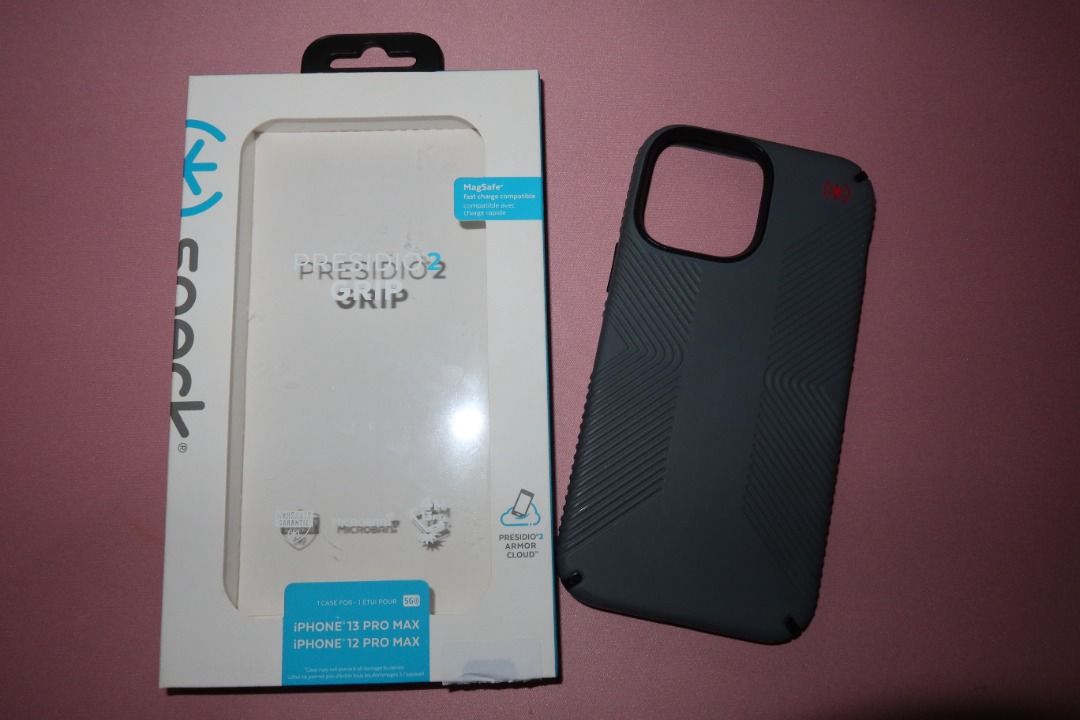 Speck Presidion 2 Grip: Iphone 12 Pro Max (Category: Cases & Sleeves) located in Muntinlupa City. Submitted by curatedclassics_ (Listing ID 1353209051, Image 1). Description: See pictures for the detailed flaw Magsafe compatible May area sa case sa sides na chipped off PRICE IS NEGOTIABLE :).