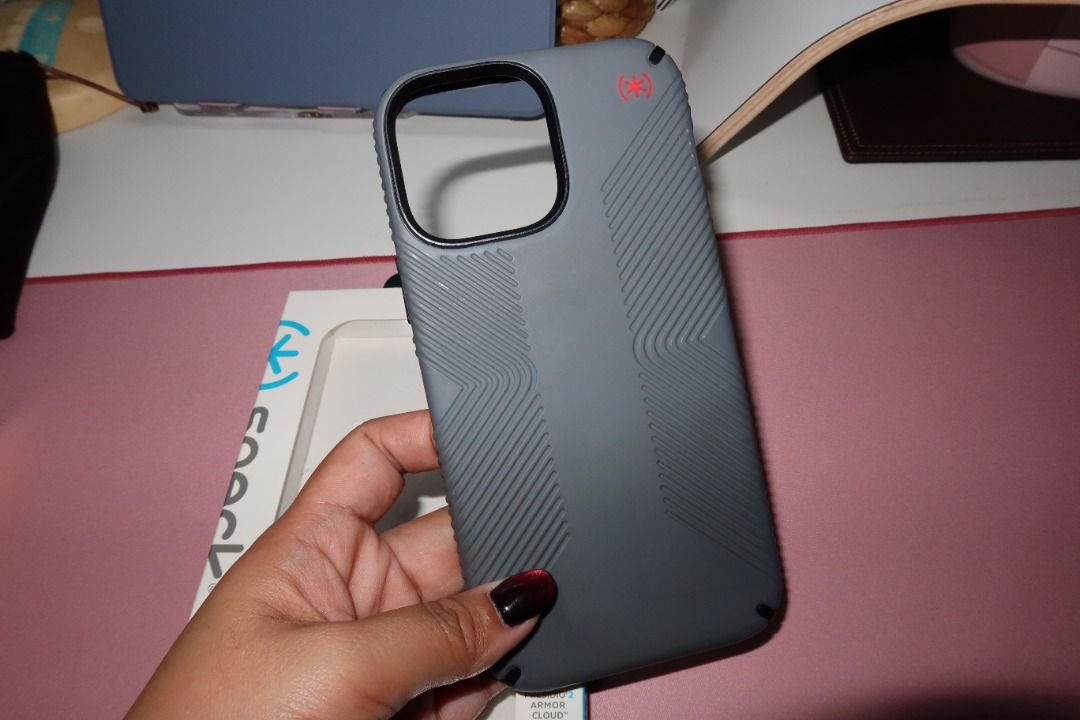 Speck Presidion 2 Grip: Iphone 12 Pro Max (Category: Cases & Sleeves) located in Muntinlupa City. Submitted by curatedclassics_ (Listing ID 1353209051, Image 3). Description: See pictures for the detailed flaw Magsafe compatible May area sa case sa sides na chipped off PRICE IS NEGOTIABLE :).
