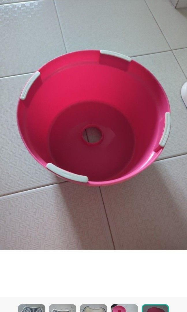 Step Stool (Category: Bathroom & Kitchen Fixtures) located in Singapore. Submitted by pinky75 (Listing ID 1353144902, Image 2). Description: 20cmx15cm.