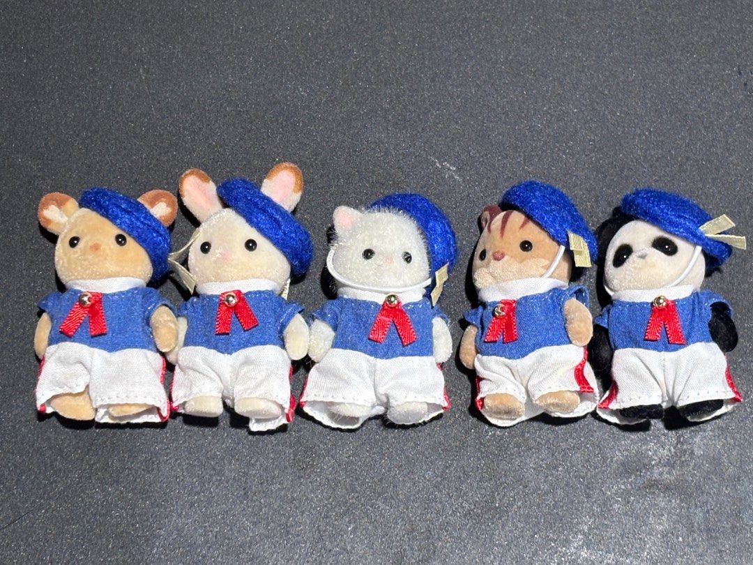 Sylvanian Families Baby Marching Band 5set (Category: Kids Toys) located in Manila. Submitted by byeori (Listing ID 1353071429, Image 1). Description: This is 5set. The props are missing. There are no defects because it was only displayed after opening. If possible, I like meet ups near SM Aura.