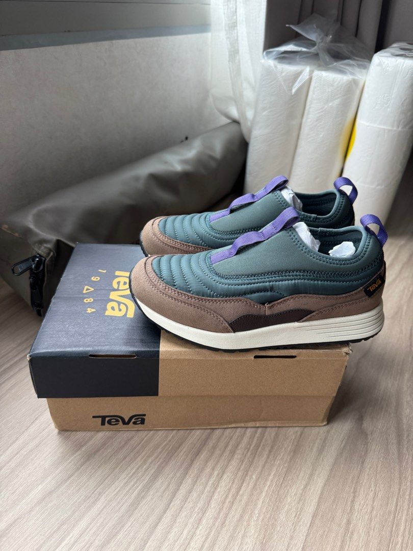 TEVA ReEMBER VISTAVERSE (US 5.5) (Category: Sneakers) located in Mandaluyong City. Submitted by helloo.marii (Listing ID 1353111290, Image 3). Description: Brand new with box Teva ReEMBER Vistaverse - US 5.5 women’s - bought in the US - originally priced at USD 100 (5,800-6,000 pesos) - brand new, never worn Same day deliv / Gogo Xpress.