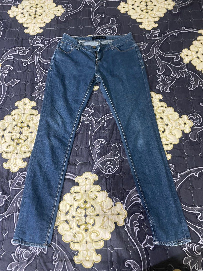 ZARA BASIC DEPT (Category: Jeans & Leggings) located in Kuala Lumpur. Submitted by aahmadadamm (Listing ID 1353117355, Image 1). Description: NEGOTIABLE✅ If you have questions, please feel free to ask😊.